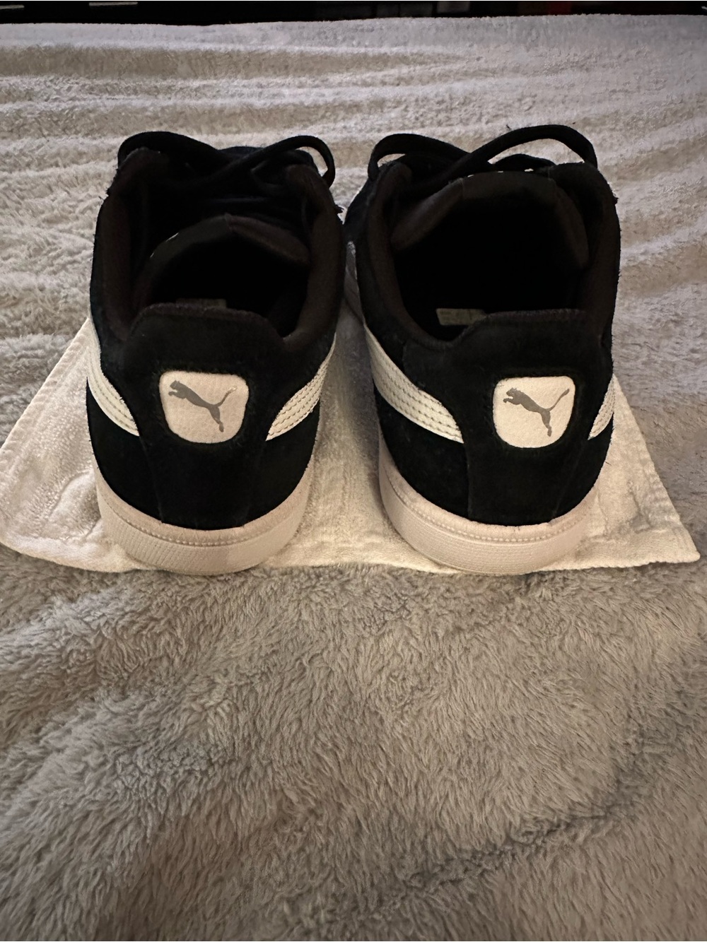 Puma Shoes Men's Size 9 Black White Classic Suede Sneakers - Picture 3 of 10